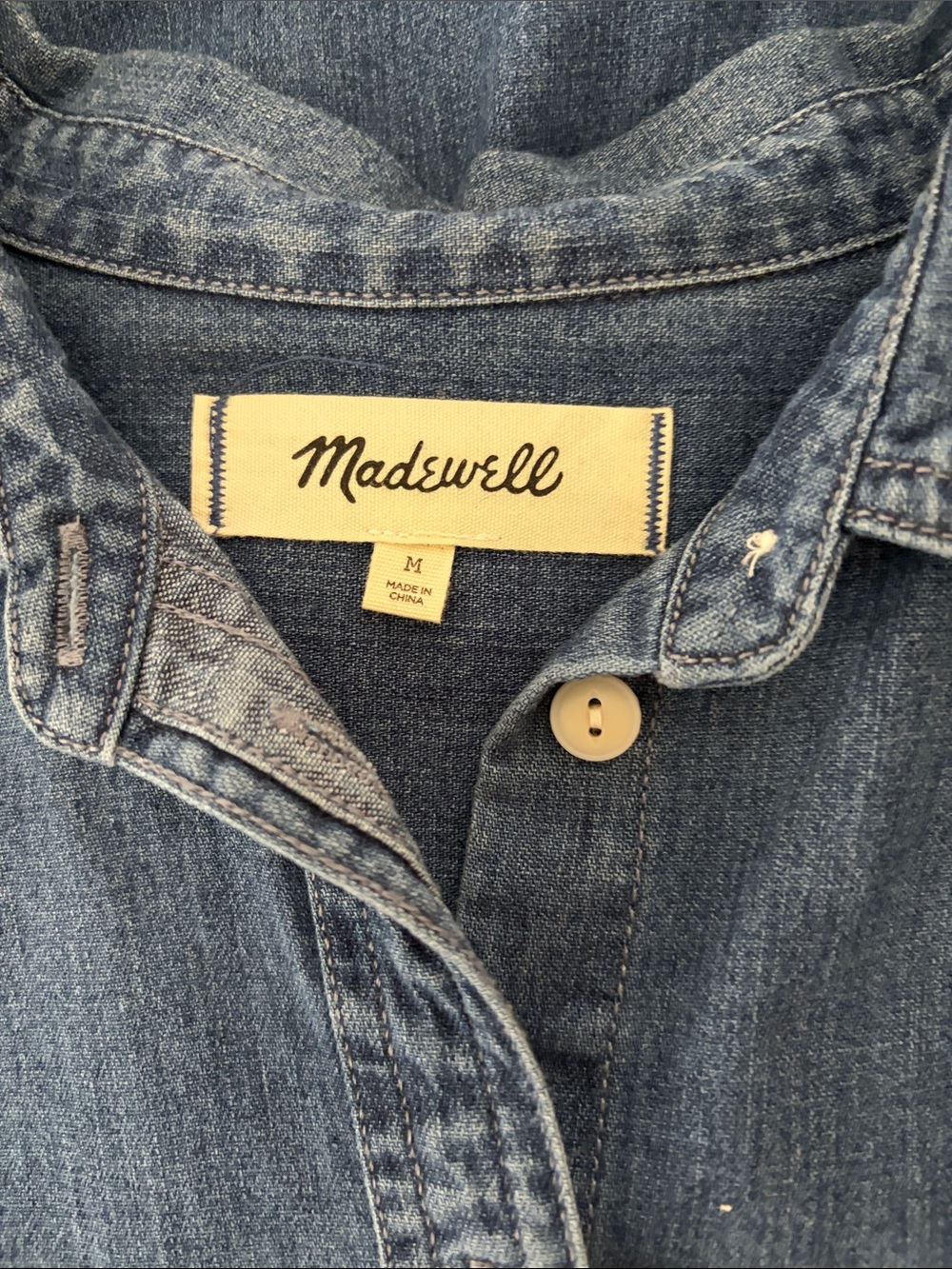 Madewell Denim Oversized Ex-Boyfriend Shirt in Hutcherson Wash in medium - Picture 4 of 4